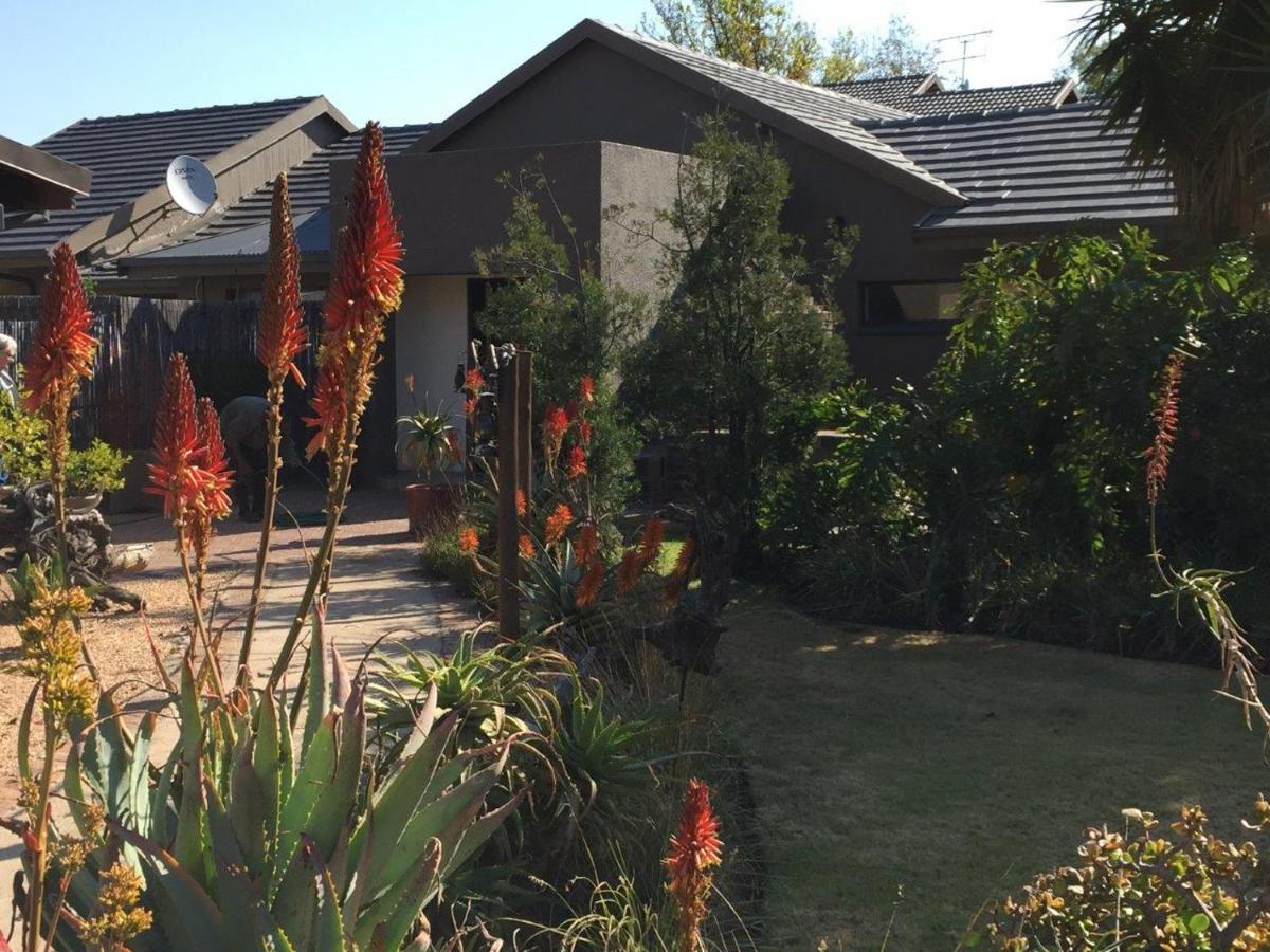 Afton Safari Lodge Kempton Park Extérieur photo